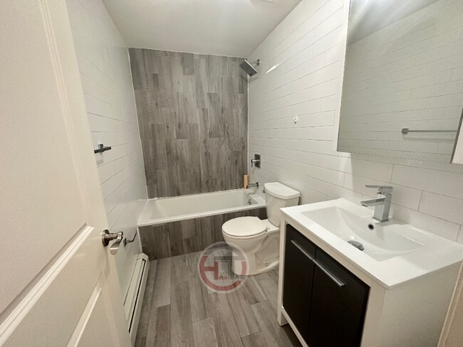 Building Photo - 445 E 179th St