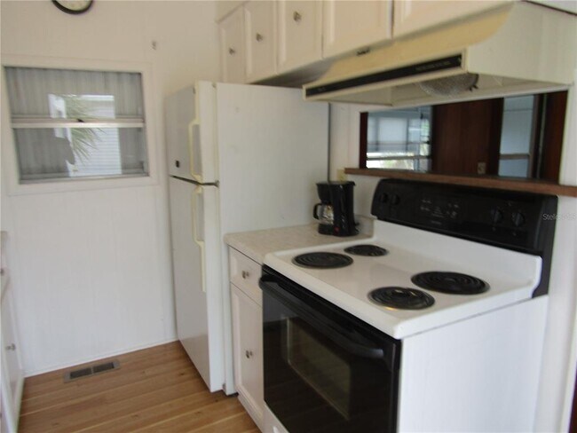 Foto del edificio - 721 Roma Rd