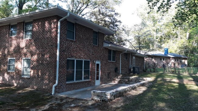 Foto del edificio - 312 Harvey Cir