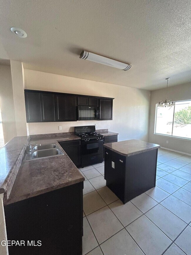 Foto del edificio - 613 Valley Plum Ave