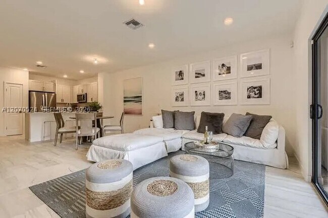 Foto del edificio - 142 SE 5th Ct