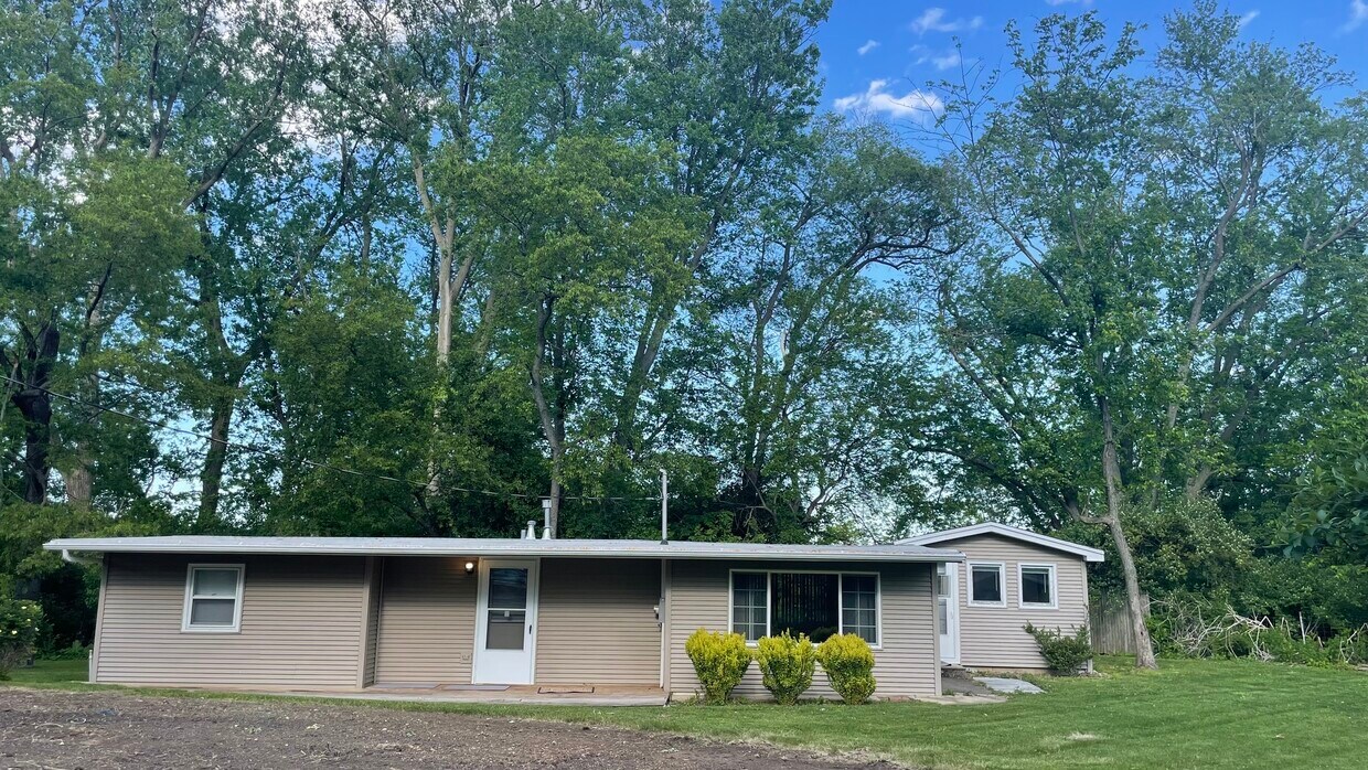Foto principal - 15331 S Corbin St