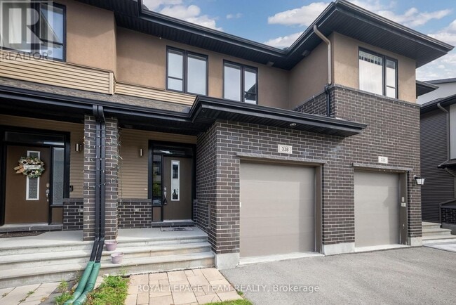 Building Photo - 338 Nonius St