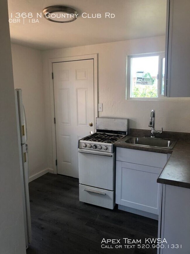 Building Photo - Cozy remodeled Studio