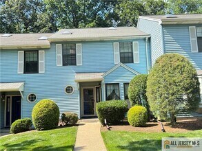 Building Photo - 3606 Cricket Cir