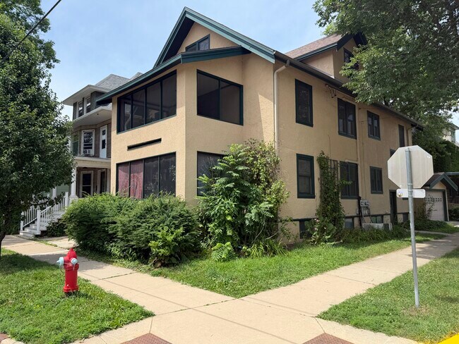 Foto del edificio - 1256 Spaight St