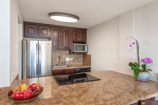Foto del edificio - BEACH FRONT CONDO- Pool, spa and BBQ area