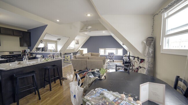 Kitchen - 1404 N Noble St