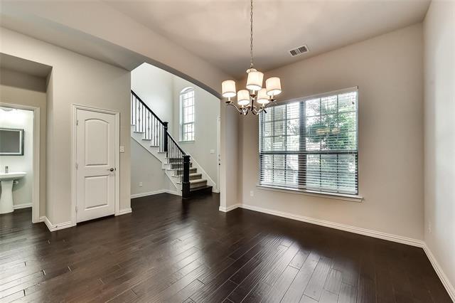 Foto del edificio - 245 E Spring Valley Rd