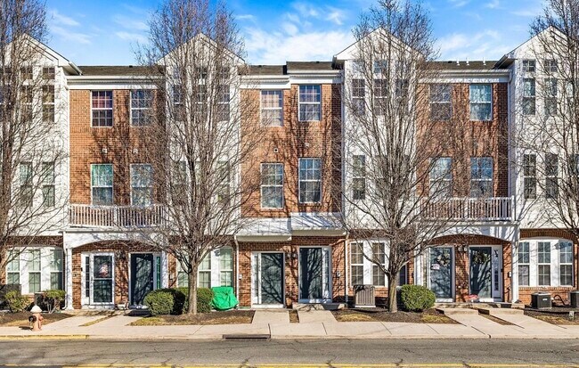 Foto del edificio - 834A S Warren St