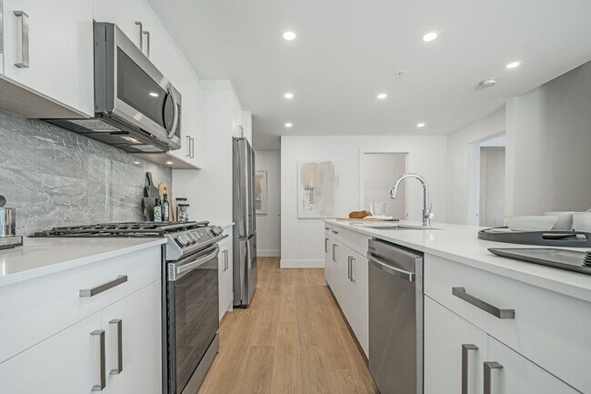 Building Photo - 20449 PARK AVENUE