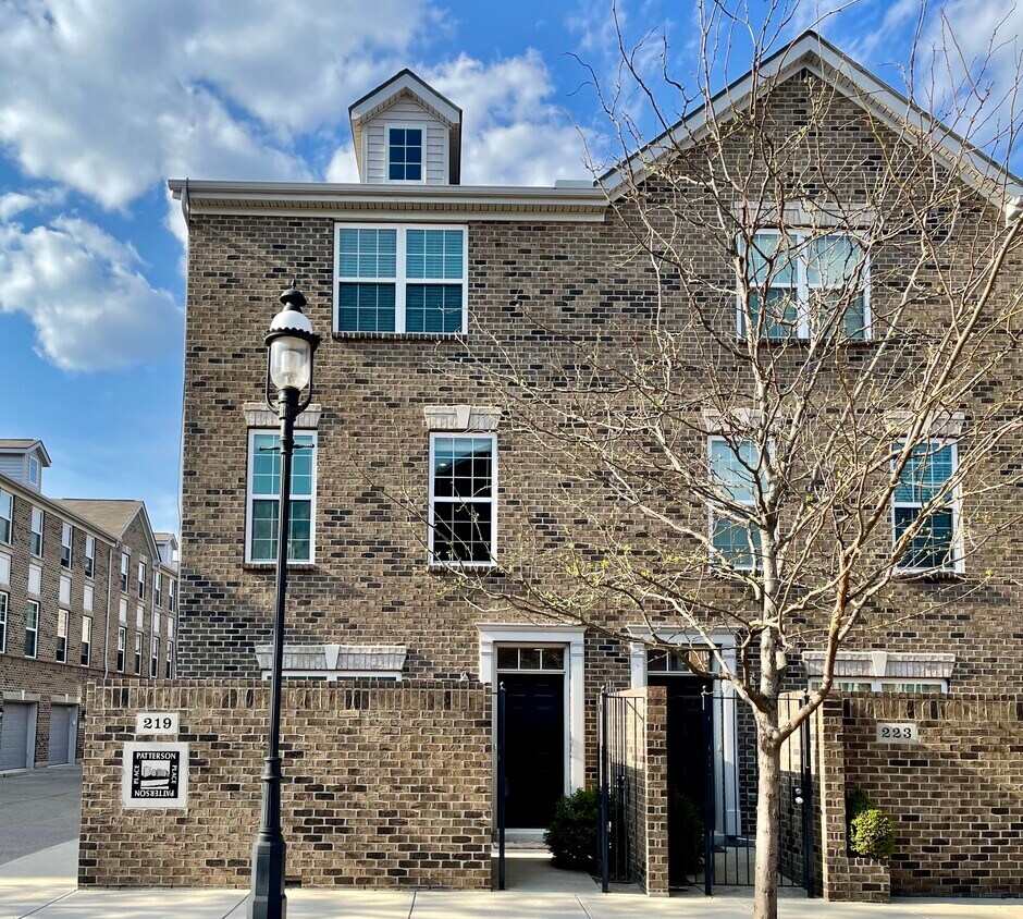 Primary Photo - 219 Ice Ave