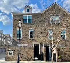 Building Photo - 219 Ice Ave