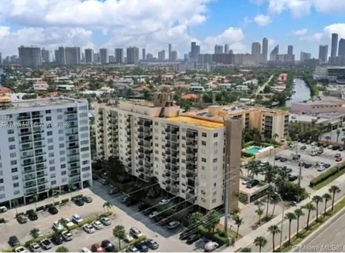 2903 N Miami Beach Blvd Unit 802, North Miami Beach, FL 33160 Condo