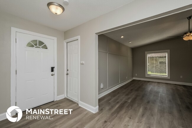 Foto del edificio - 4380 Old Colony Rd