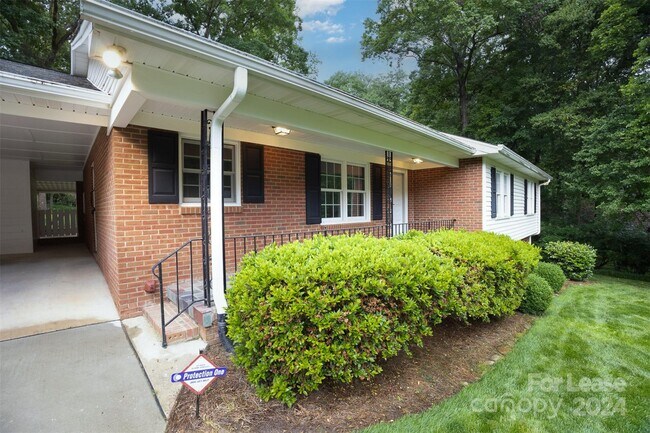 Foto del edificio - 926 Shady Bluff Dr