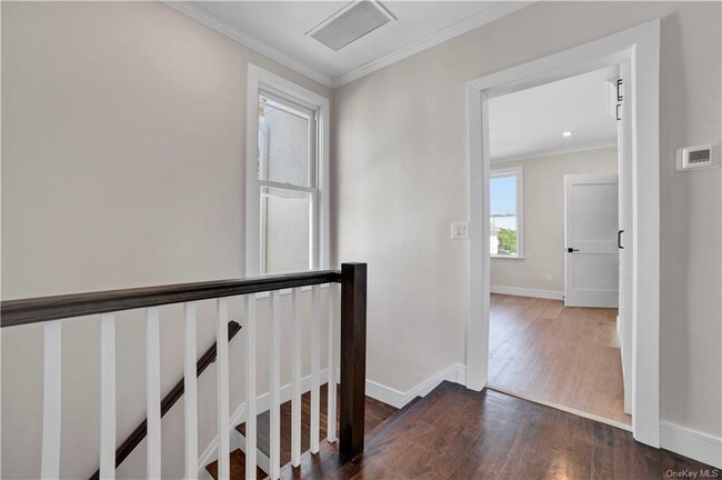 Building Photo - 21 Sylvan Pl