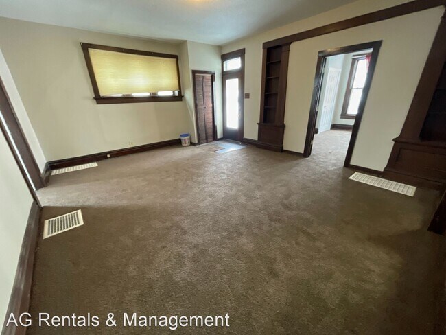 Foto del edificio - 5 br, 1.5 bath House - 1224 Michigan Ave