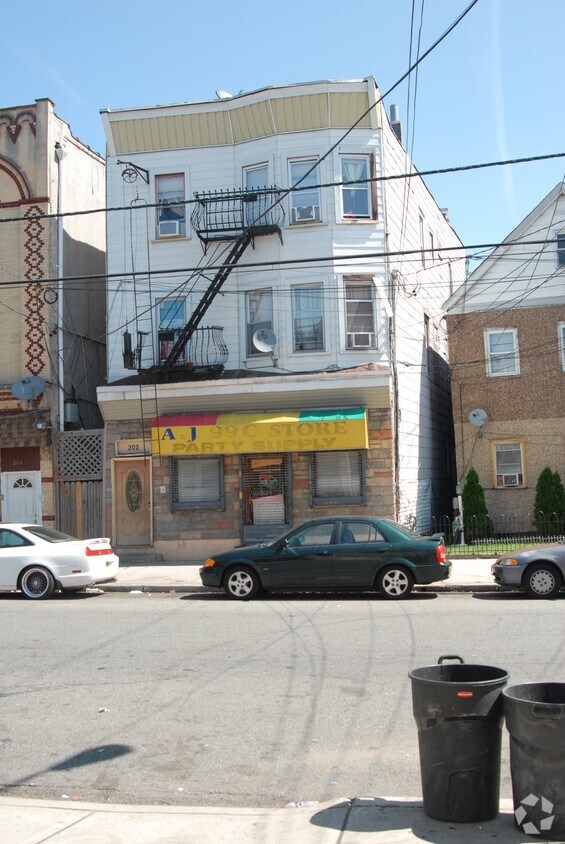 Primary Photo - 202 Dayton Ave