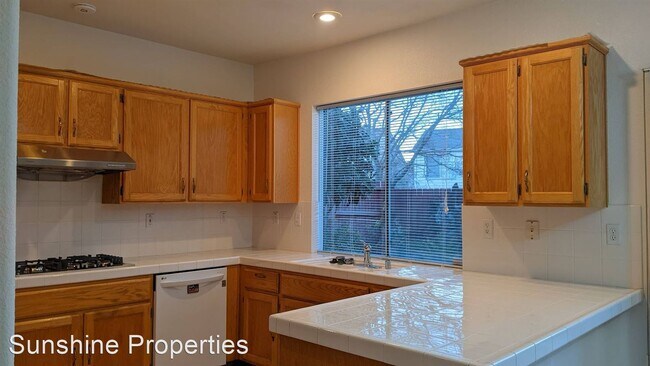 Foto del edificio - 5 br, 3 bath House - 3402 Edgewater Pl.