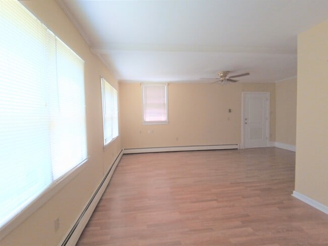 Foto del edificio - 2302 Whitehall Ave