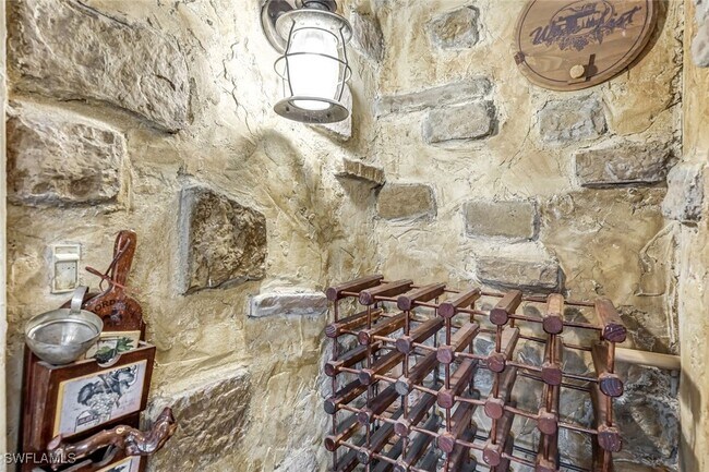 Foto del edificio - 6582 Monterey Point