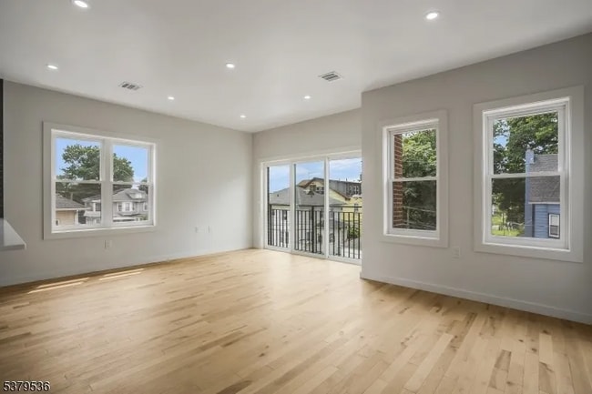 Building Photo - 15 Voorhees St