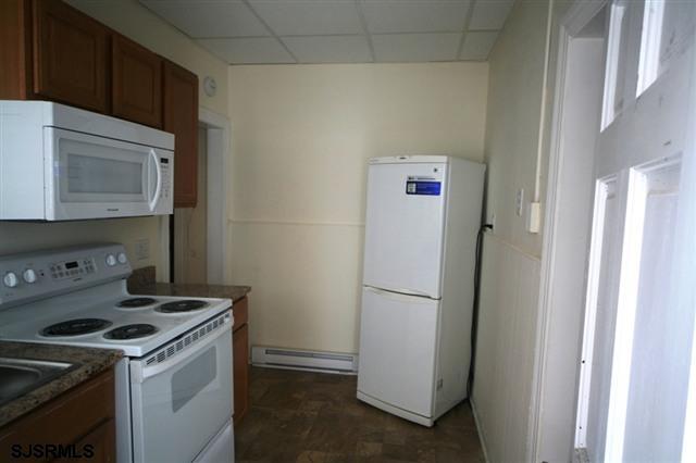 Building Photo - 3818 Ventnor Ave