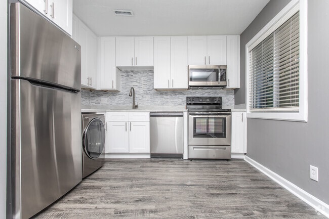Interior Photo - Forest Glen at Newnan