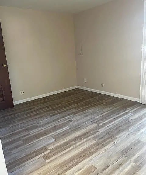 Foto del edificio - 2049 Berkshire Cir