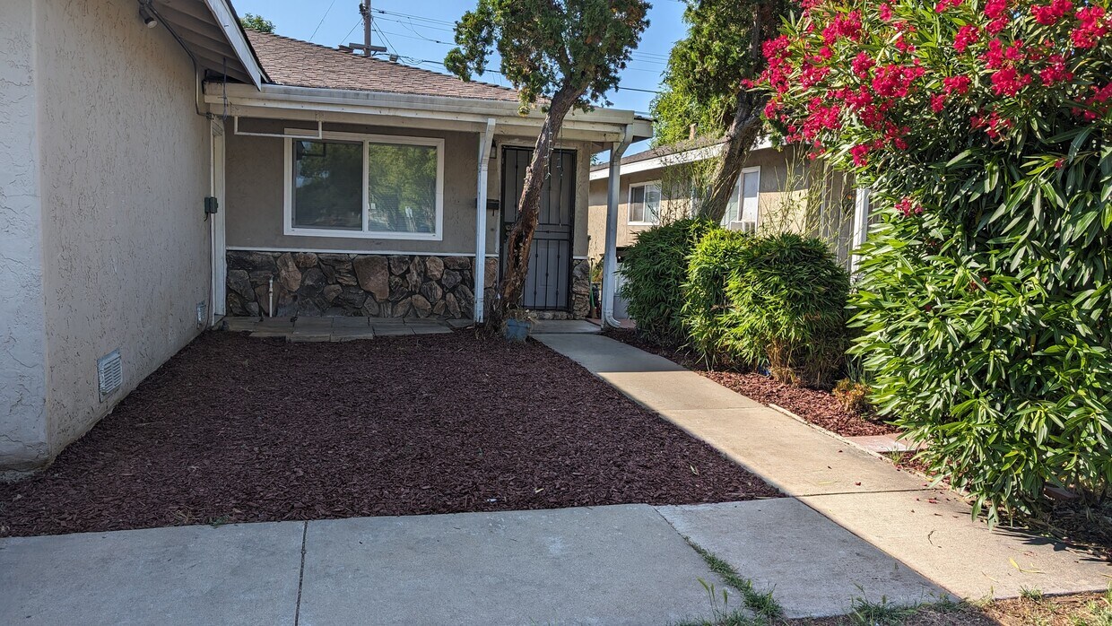 Primary Photo - 667 Pinto Dr