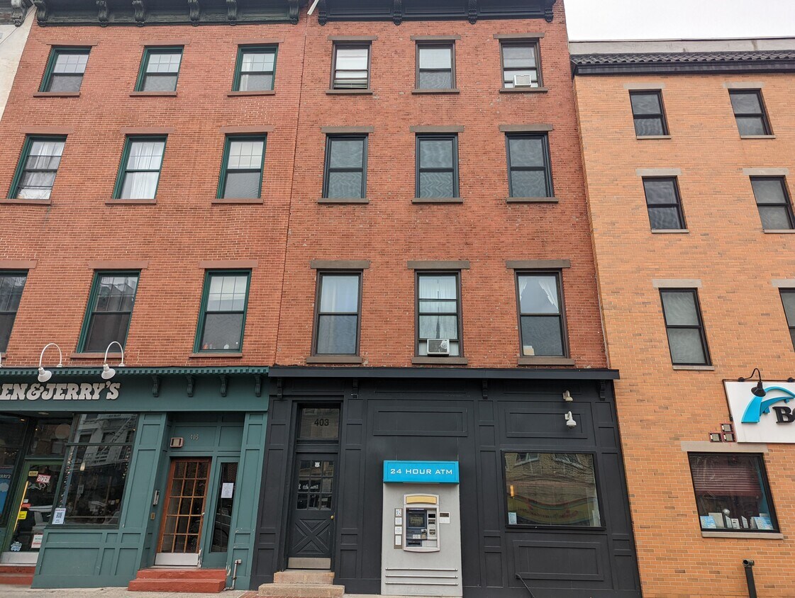 Foto principal - 403 Washington St