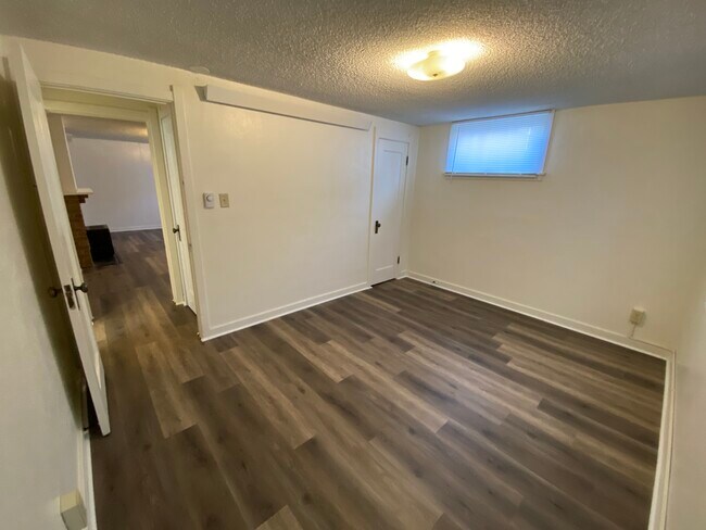 Bedroom - 1720 E Garfield St