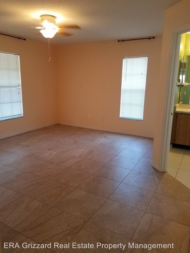 Foto del edificio - 2315 Greenleaf Dr