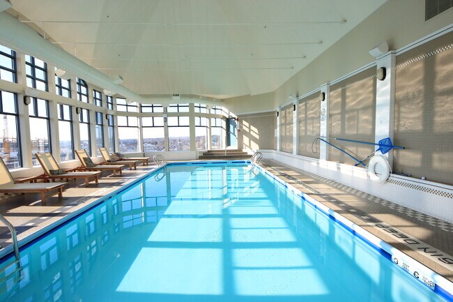 Building Photo - 25 Forest St