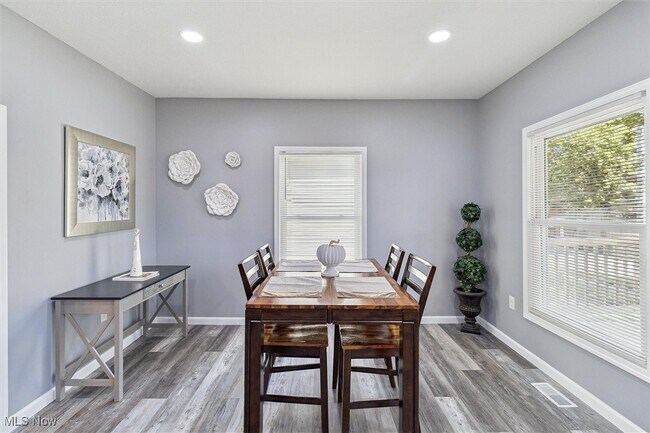 Foto del edificio - 1962 W 96th St