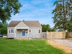 Building Photo - 761 Demorest Rd