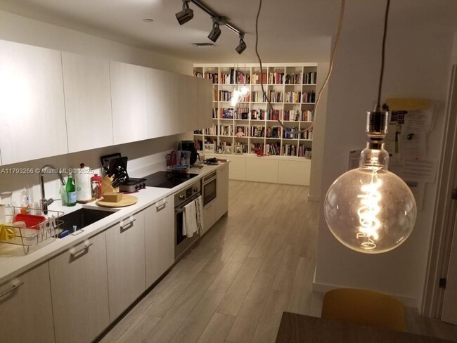Foto del edificio - 501 NE 31st St