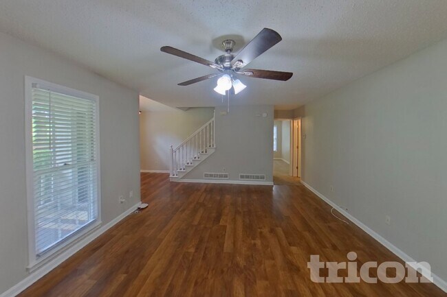 Foto del edificio - 649 Stratford Dr