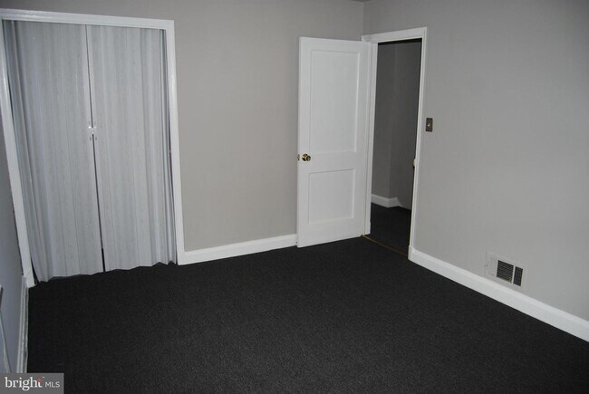 Building Photo - 1811 Trenleigh Rd