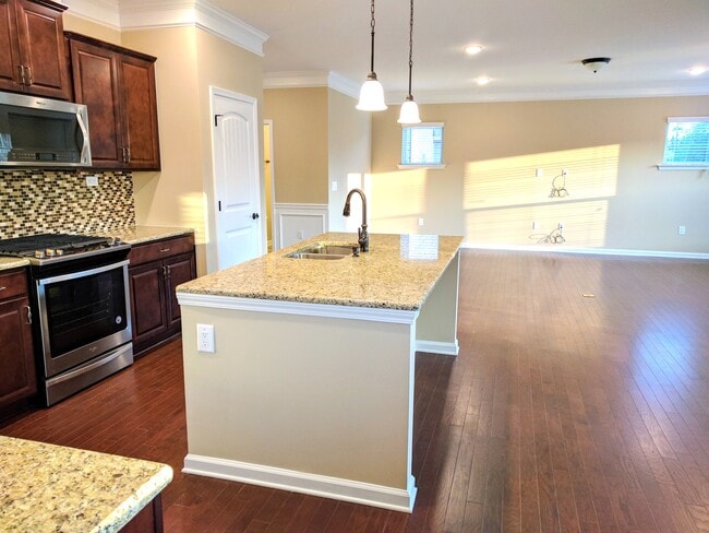 Building Photo - 120 Brassica Ln