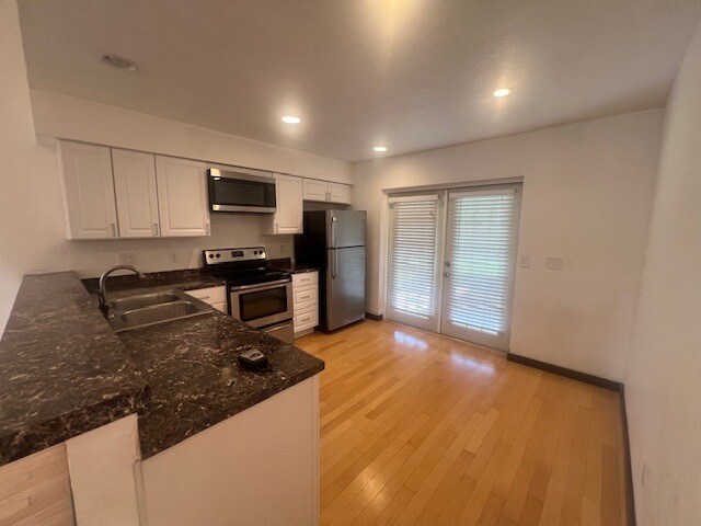 Building Photo - 1342 La Mirada Ct