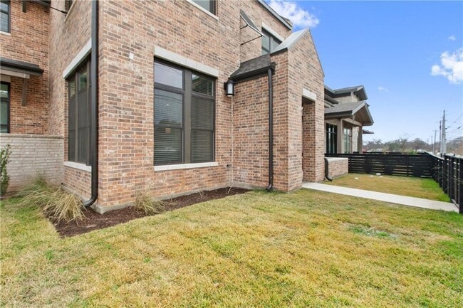 Building Photo - 4020 Diligence Dr
