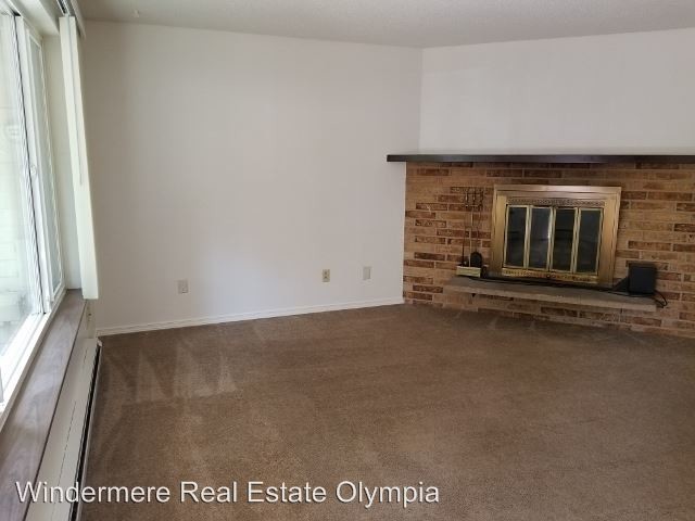 Building Photo - 511-511 1/2 Burke Ct