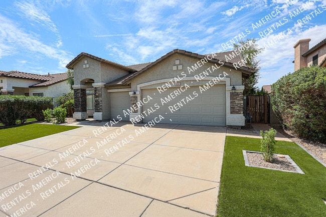 Building Photo - 2211 W Olive Way