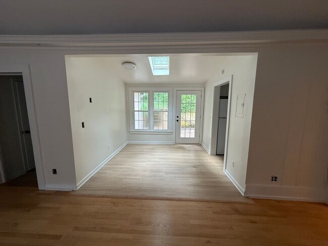 Foto del edificio - Charming cottage walkable to Grounds.