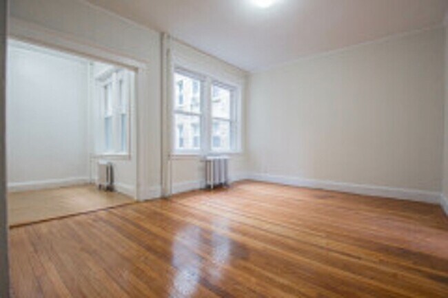 Building Photo - Spacious Fenway 1 Bed with Alcove | Renovated Eat-In Kitchen, Heat & Hot Water Included