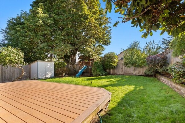Building Photo - Charming North Admiral Tudor w/ Central AC