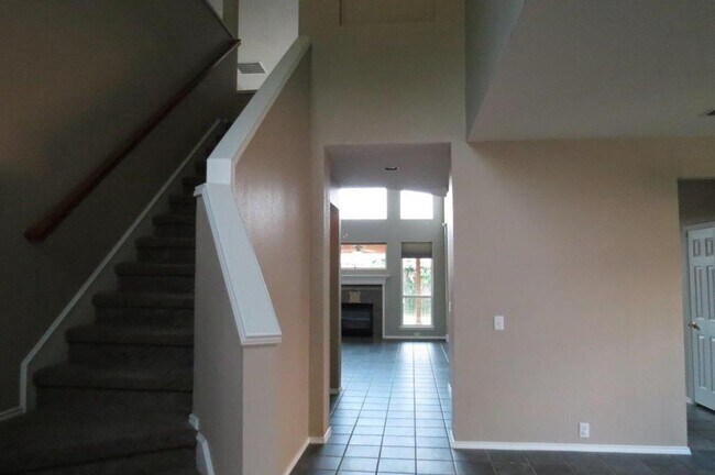 Building Photo - 1040 Ponderosa Ridge