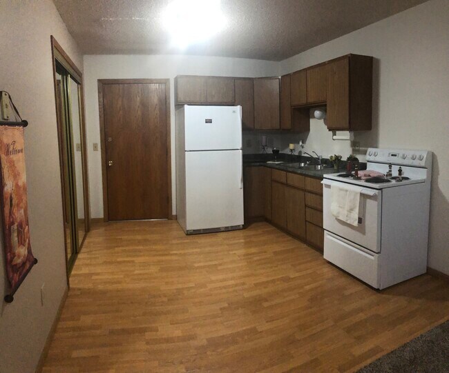 Dakota View Estates Apartments 1717 40th St S Fargo, ND